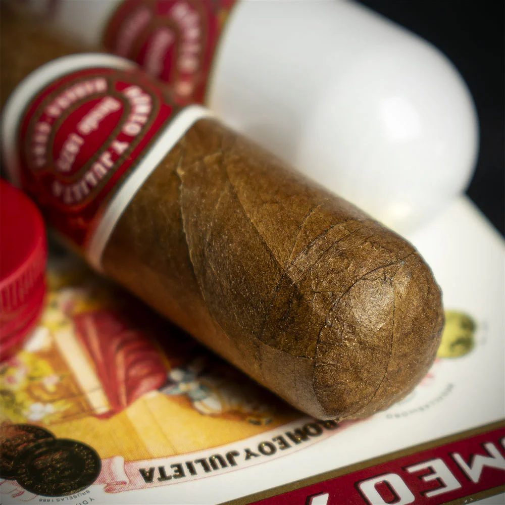 Romeo y Julieta No.2 Tubos Cuban Cigars - 3 Pack - Image 4