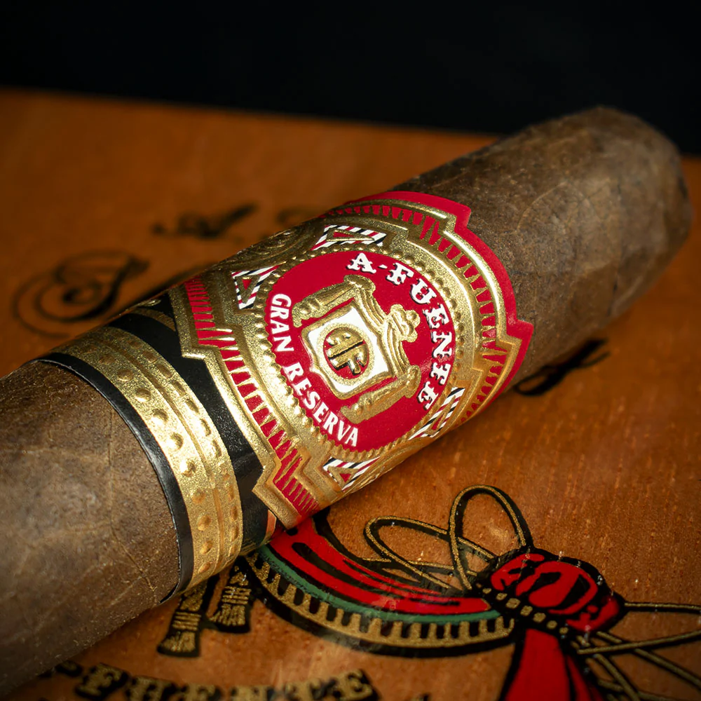 Arturo Fuente Hemingway Short Story Cigar - Single - Image 4