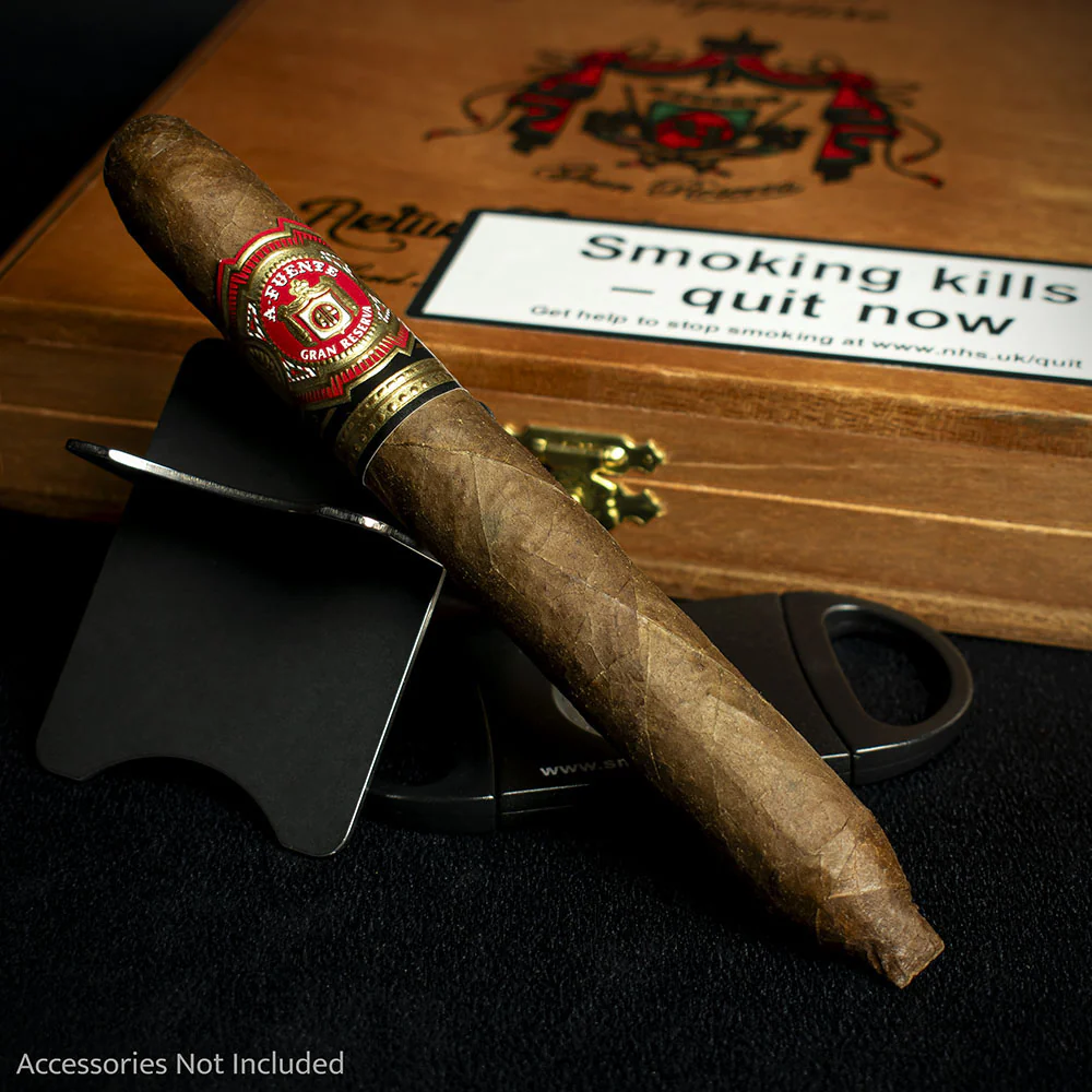 Arturo Fuente Hemingway Signature Cigar - Single - Image 2
