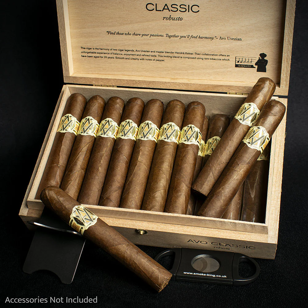 AVO Dominican Classic Robusto Cigar - Single - Image 3