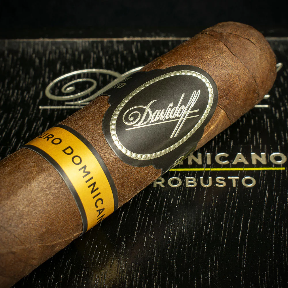 Davidoff Puro Dominicano Short Robusto Cigars - Box of 12 - Image 3