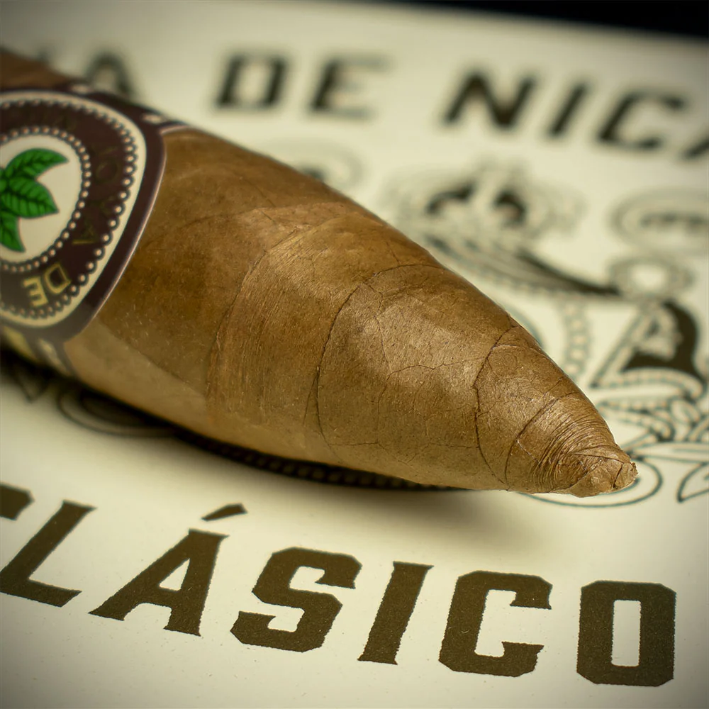 Joya de Nicaragua Clasico Torpedo Cigars - Box of 25 - Image 4