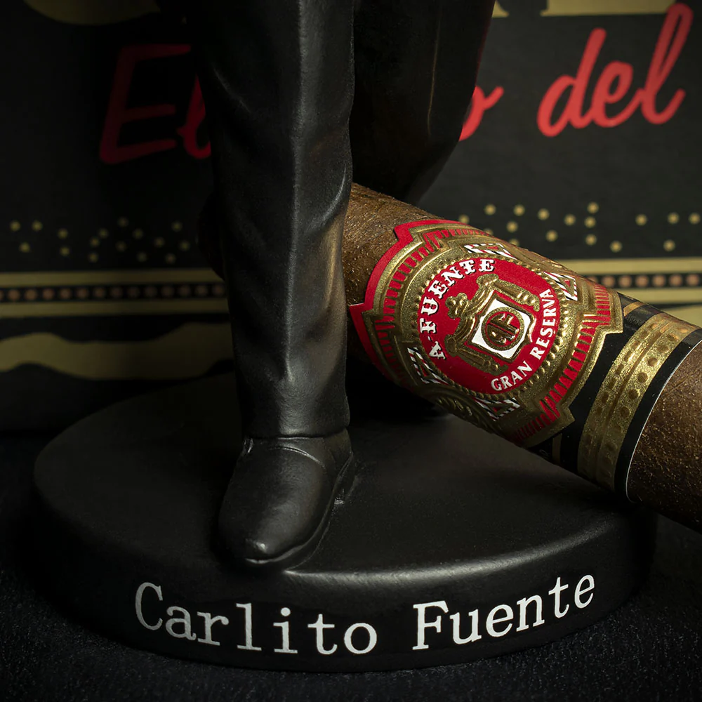 Carlos Carlito Fuente Jnr. Bobblehead (Blue) With Short Story Cigar - Image 4