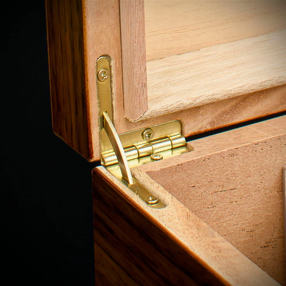 Cigar Humidor Walnut Veneer HU16 - 25 Cigar Capacity - Image 4