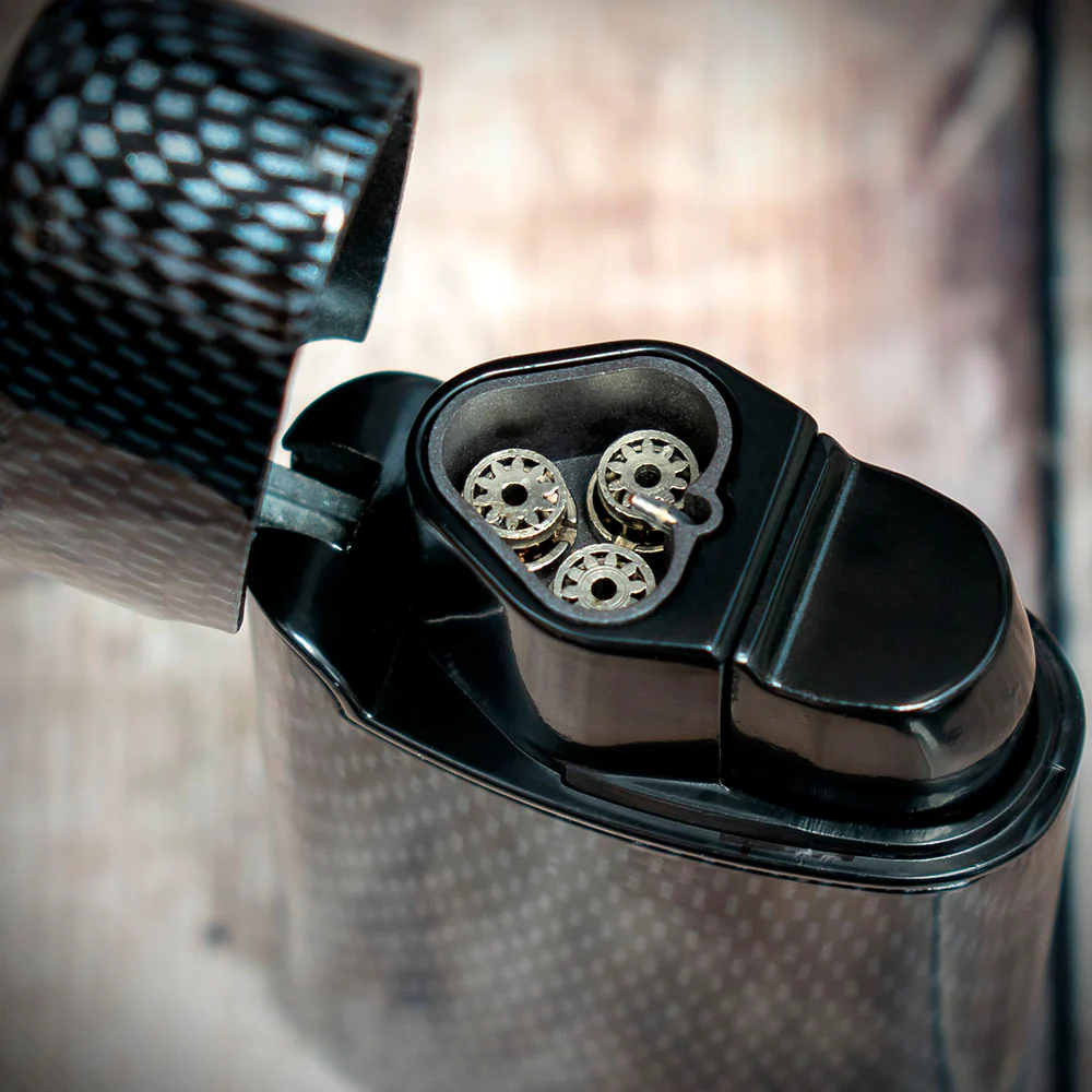 Easy Torch Carbon Triple Flame Cigar Lighter with Built-in Punch - Image 2