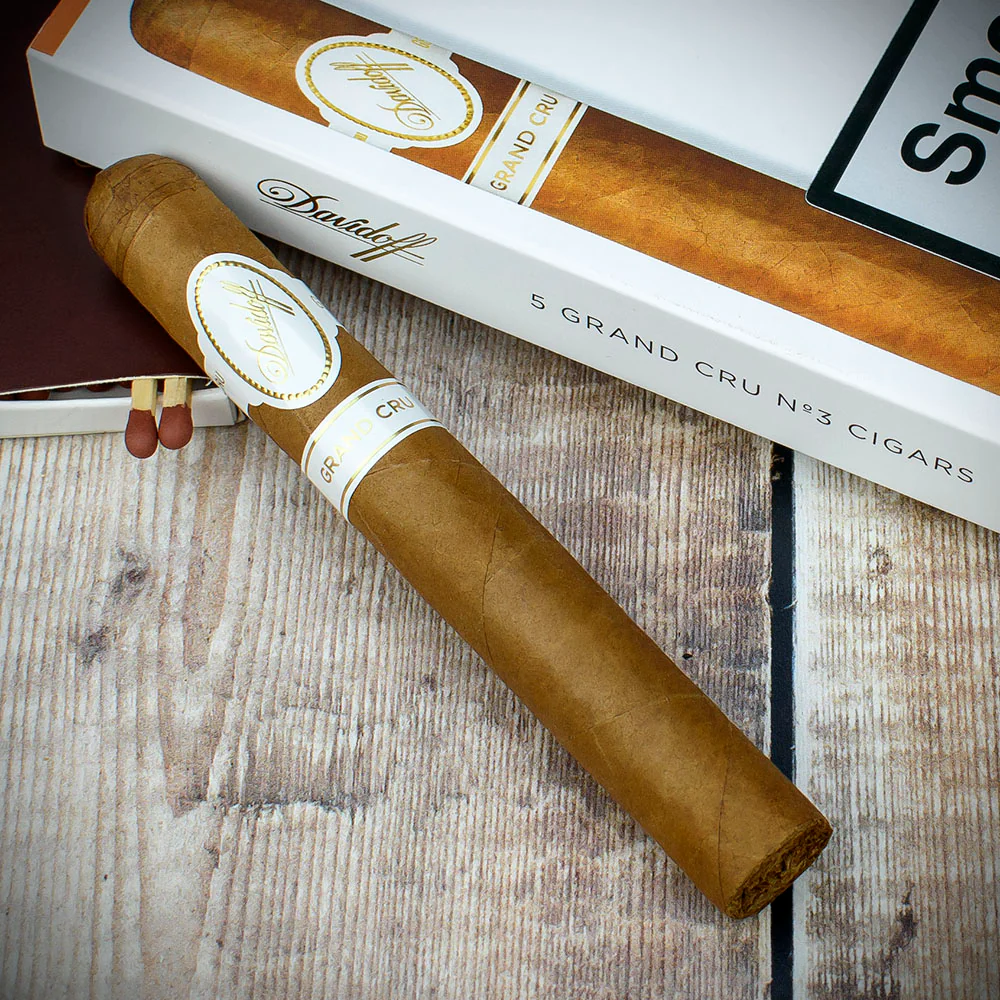 Davidoff Grand Cru No. 3 Cigars - Pack of 5 - Image 3