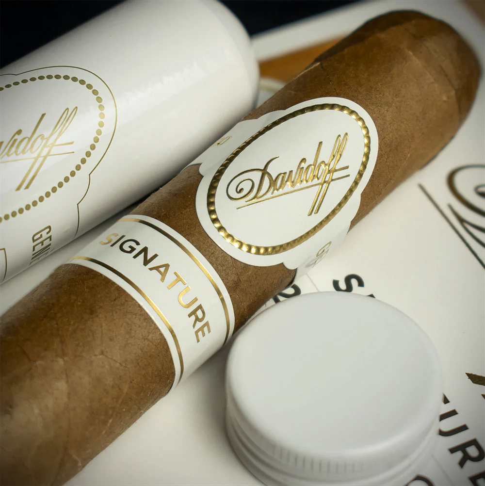 Davidoff Signature 2000 Tubos Cigars - Pack of 4 - Image 3