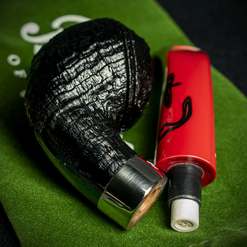 Peterson of Dublin Dracula Sandblasted Briar Smoking Pipe - Shape No.999 - Image 4
