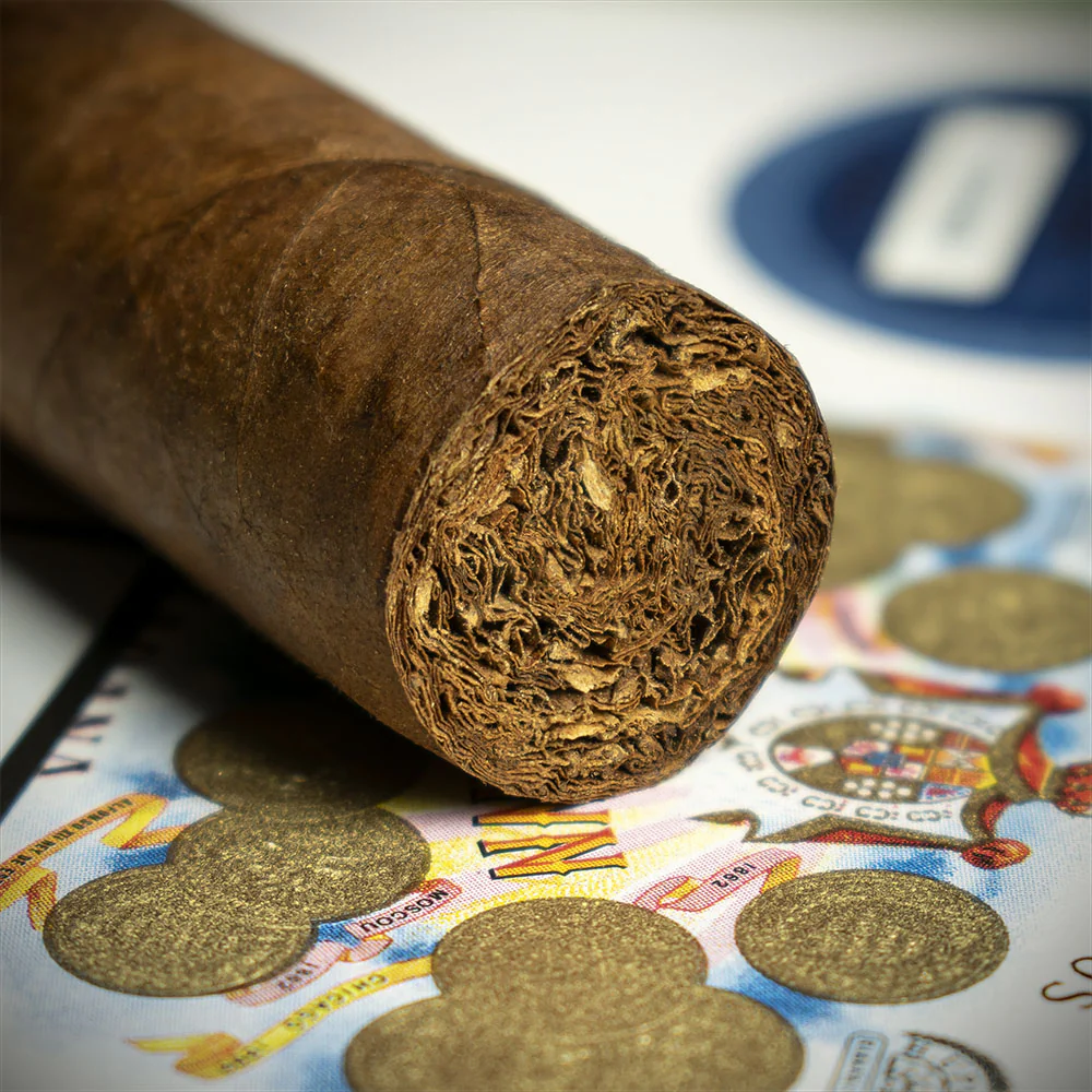 H. Upmann Half Corona Cuban Cigars - Box of 25 - Image 5
