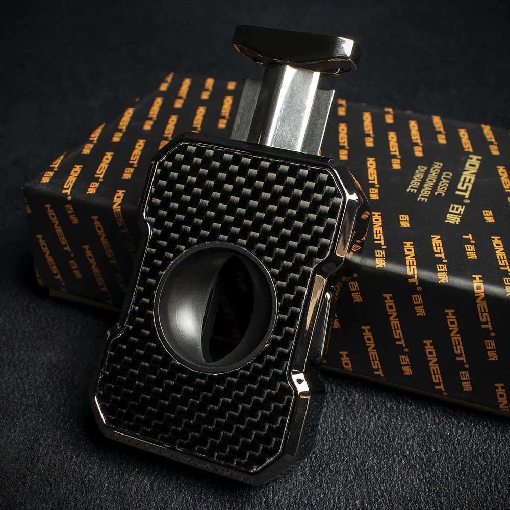 Honest "V" Cigar Cutter - Carbon Black - Image 4