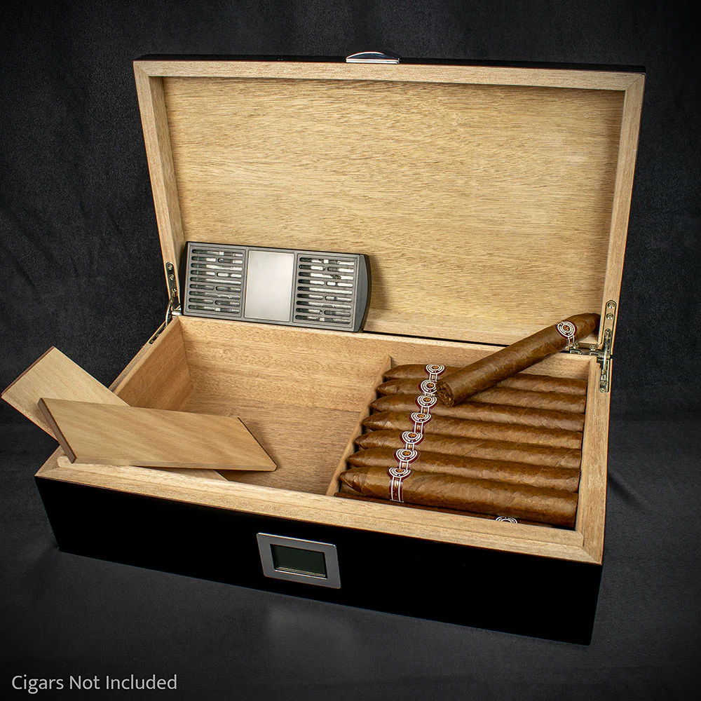 Humidor Cuban Flag Design - 30 - 40 Cigar Capacity - Image 3