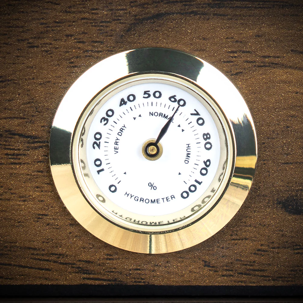 Humidor Glass Top Walnut finish - 20 Cigars Capacity - Image 4