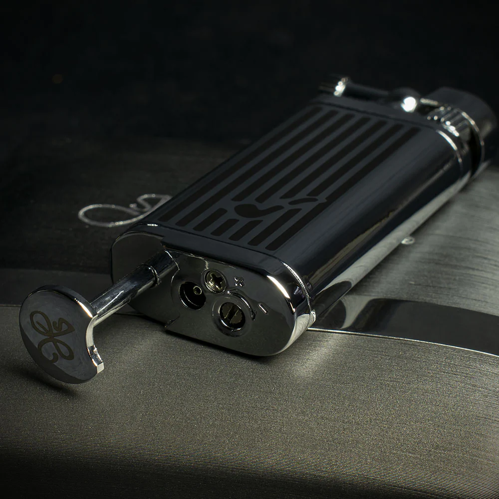 Jean Claude Oldie Pipe lighter - Chrome & Black - Image 3
