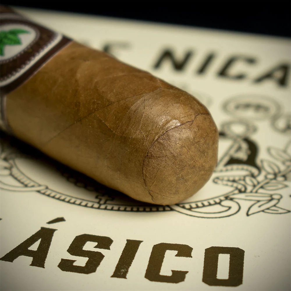Joya de Nicaragua Clasico Toro Cigar - Single - Image 5