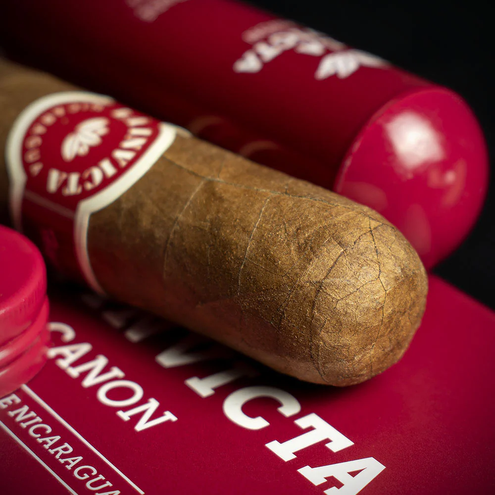 La Invicta Nicaraguan Canon Tubos Cigar + Cutter - Image 4