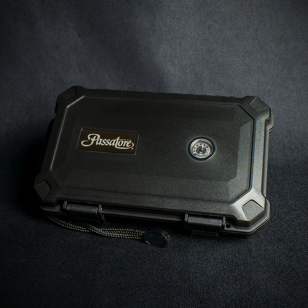 Passatore 5 Cigar Travel Humidor Black -  Black Waterproof