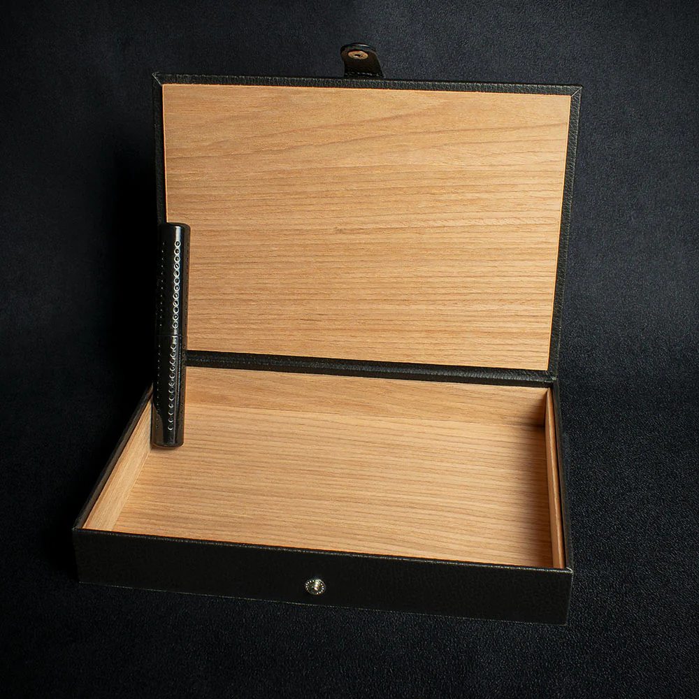 Passatore Humidor - Black Leatherette 8-10 Cigars - Image 2