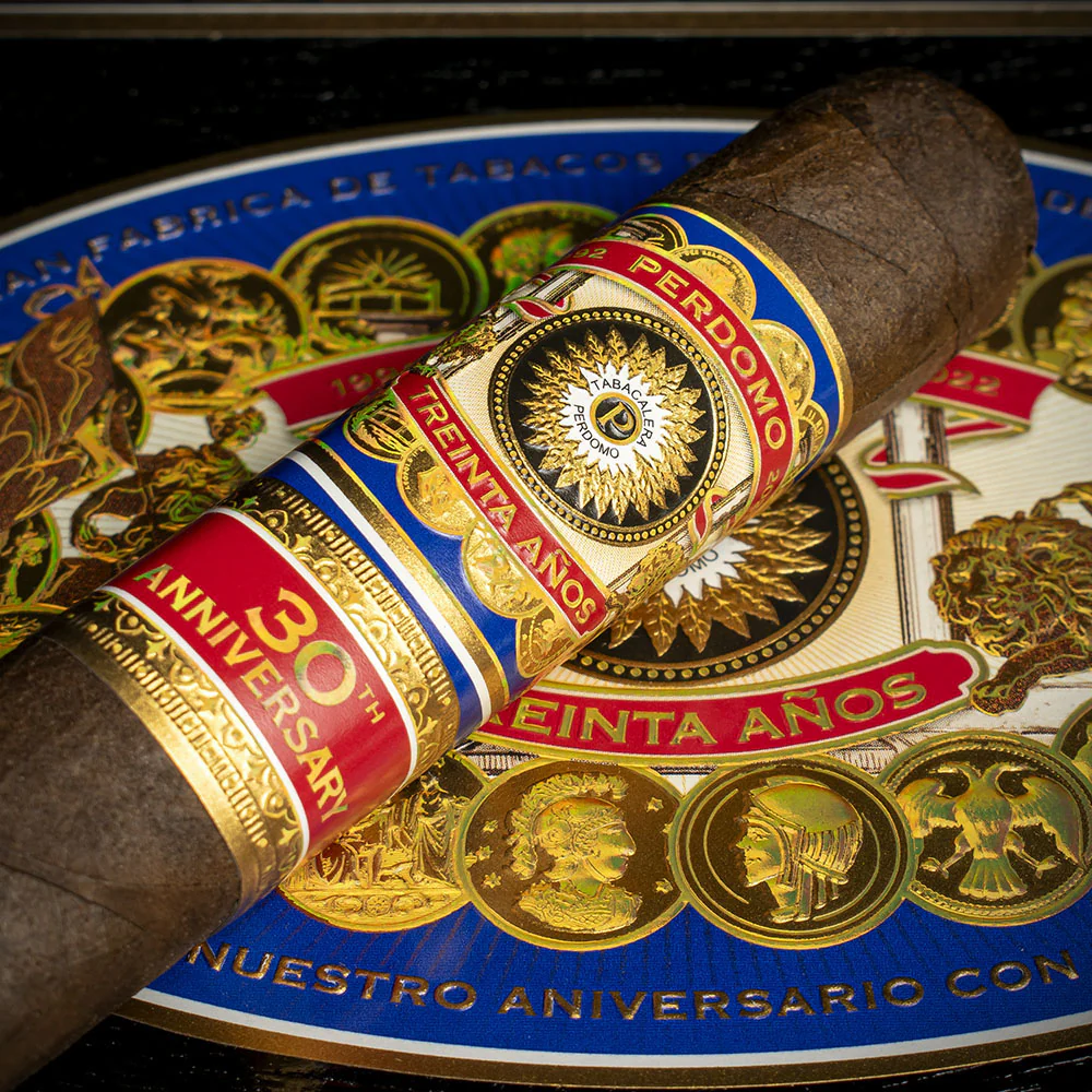 Perdomo 30th Anniversary Maduro Robusto Cigar - Single - Image 4