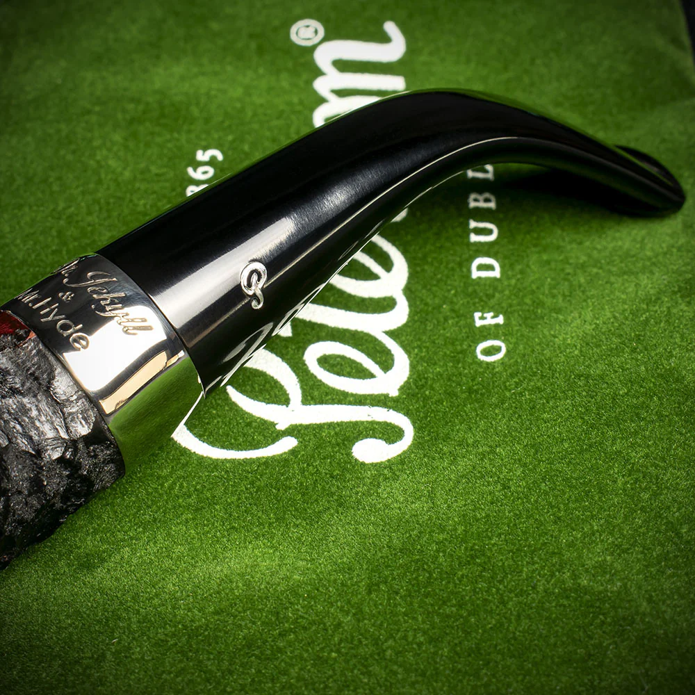 Peterson of Dublin Jekyll & Hyde Briar Smoking Pipe - Shape 05 - Image 6