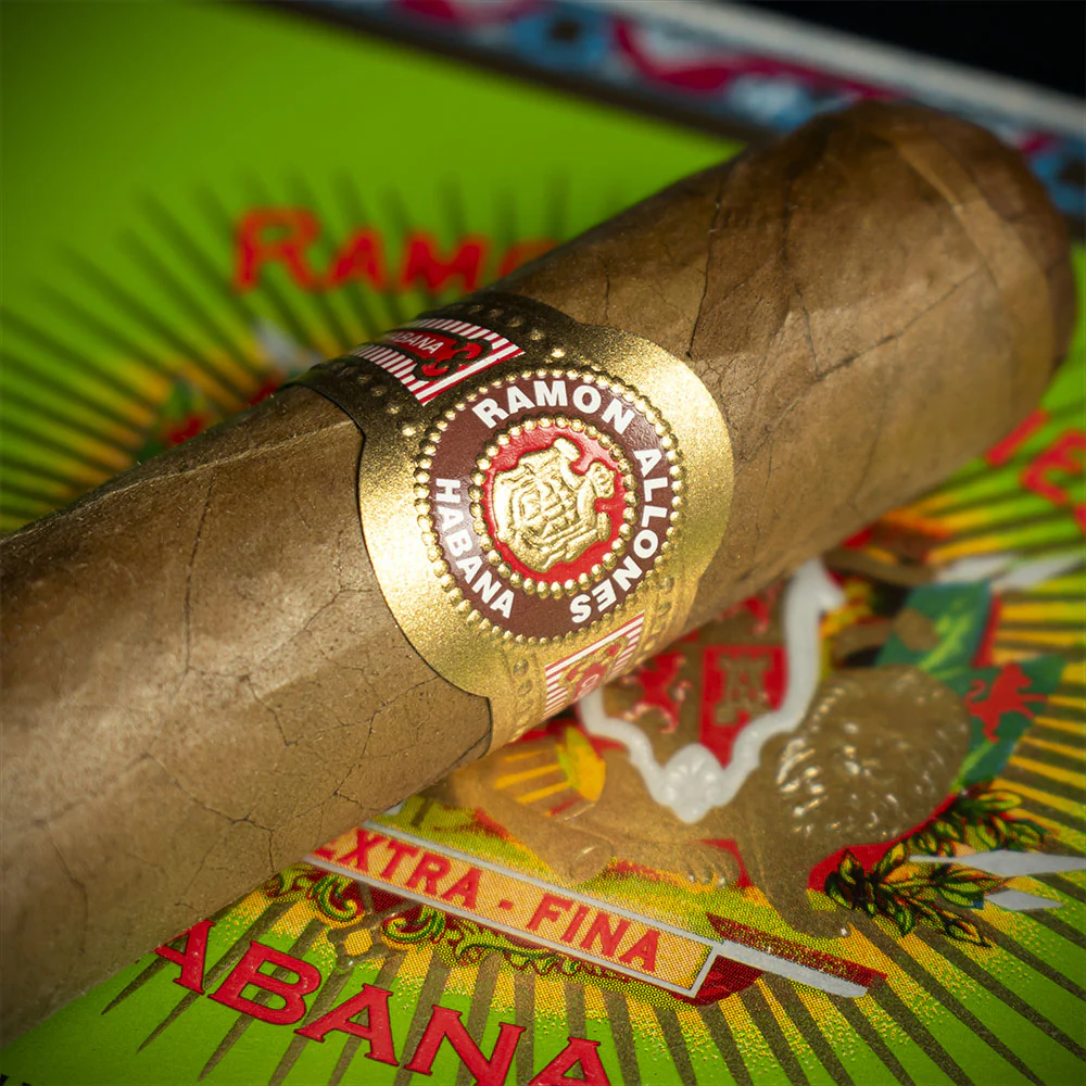 Ramon Allones No.3 Cuban Cigars - Box of 10 - Image 3