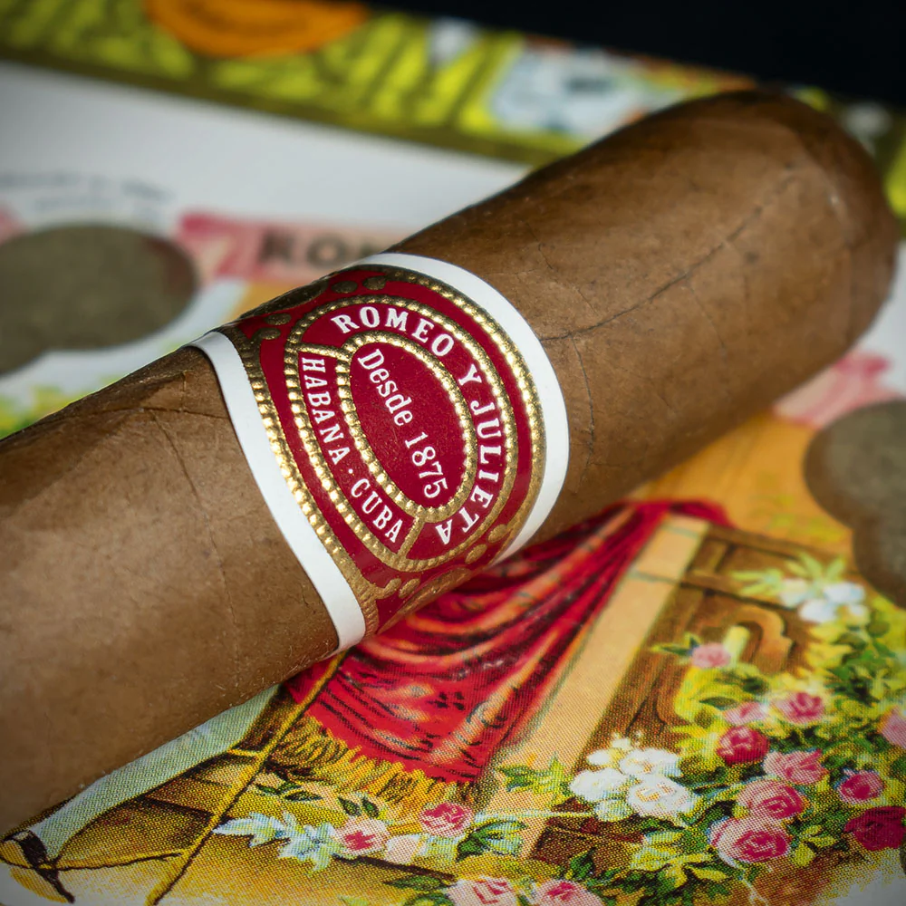 Romeo y Julieta Petit Coronas - Box of 25 Cuban Cigars - Image 2