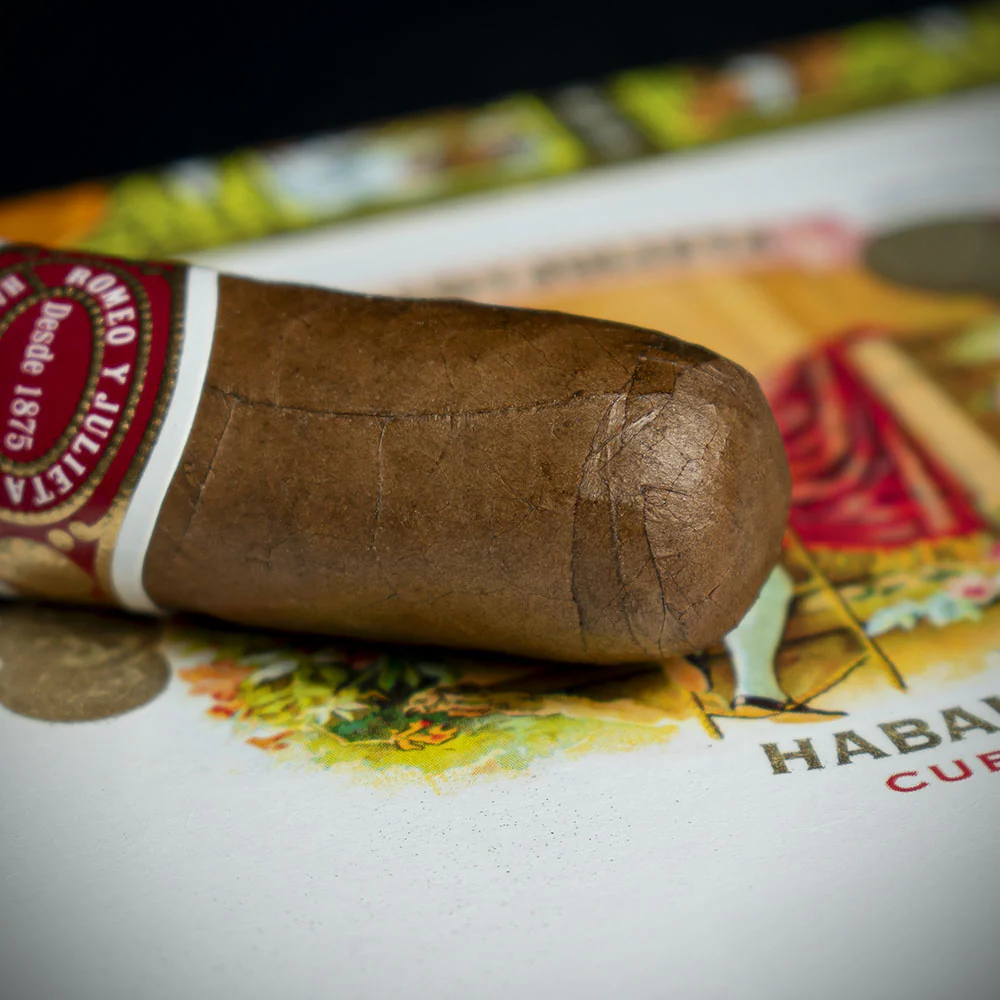 Romeo y Julieta Petit Coronas - Box of 25 Cuban Cigars - Image 3