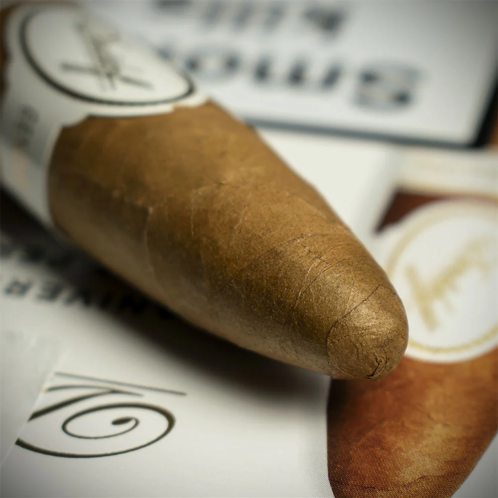 Davidoff Aniversario Series Short Perfecto Cigar - Single - Image 5