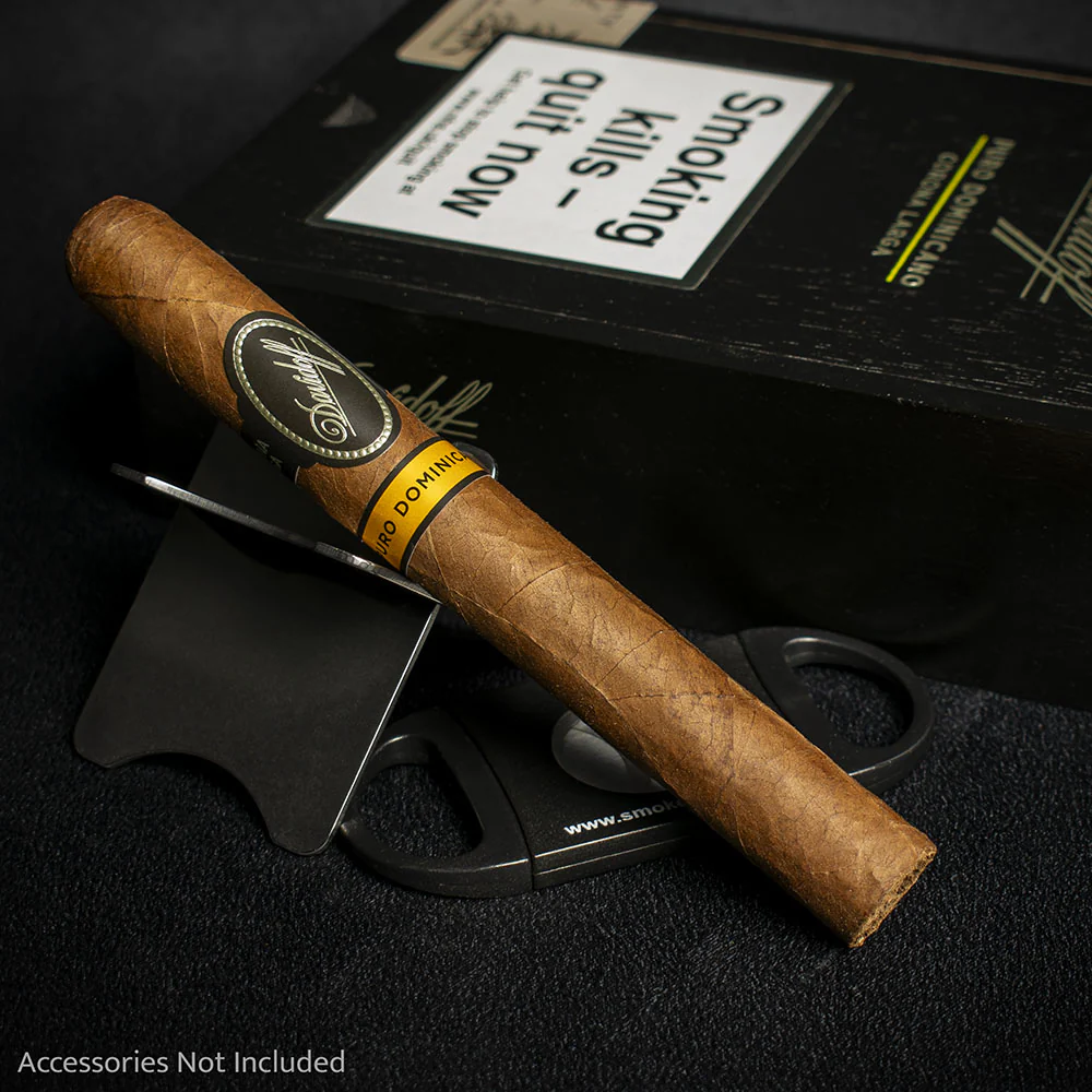 Davidoff Puro Dominicano Corona Larga Cigar - Single - Image 2