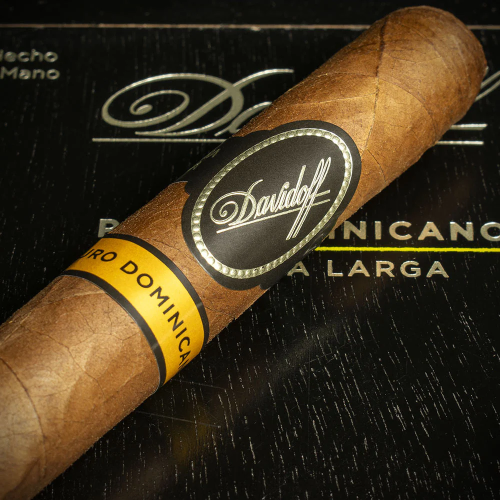 Davidoff Puro Dominicano Corona Larga Cigar - Single - Image 4