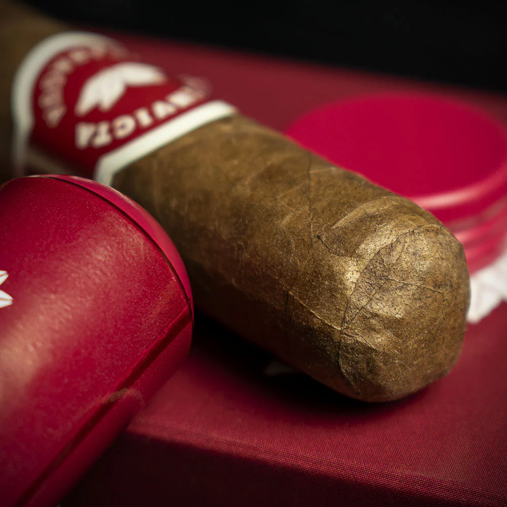 La Invicta Nicaraguan Tubos Petit Corona Cigar - Single - Image 5