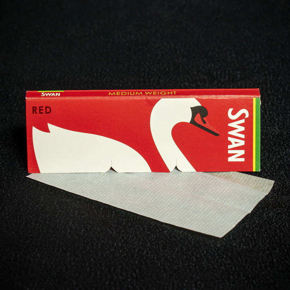 Swan Rolling Papers Regular Red - 5 Packs - Image 2