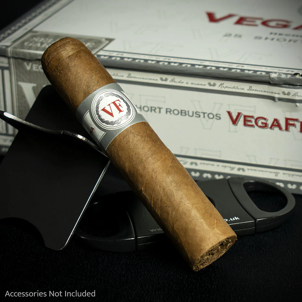 VegaFina Classic Short Robusto Cigar - Single - Image 2